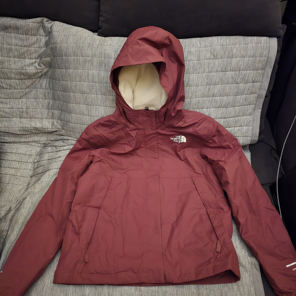 The North Face Maroon Hooded Jacket XL Girl Or Women S